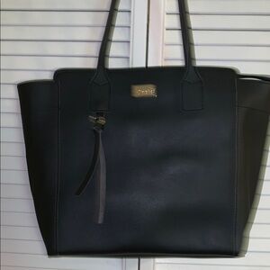 Sachei vintage tote Bag with Structured Design and Minimalist Lines